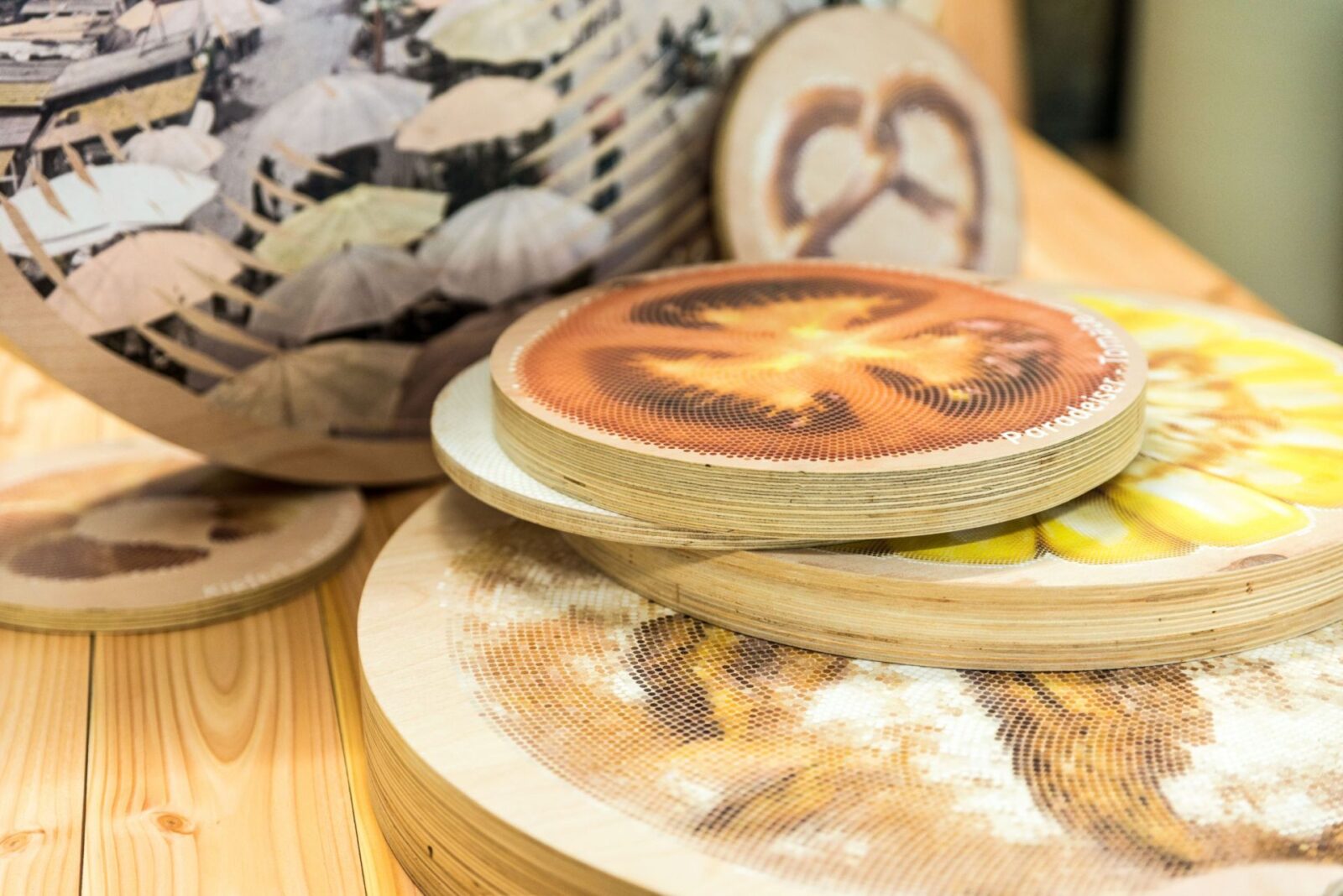 maßgeschneiderte Holzprodukte - Bedruckte Multiplex-Birke-Scheiben