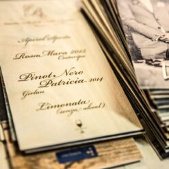 Detailansicht von bedruckten Holzkarten