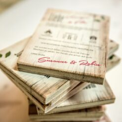 Einladung auf Fichtenholz