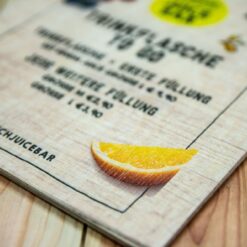 Detailansicht eines bedruckten Holzbretts