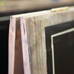 Detailansicht Klappaufsteller gebürstetes Holz