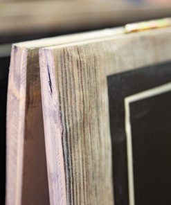 Detailansicht Klappaufsteller gebürstetes Holz