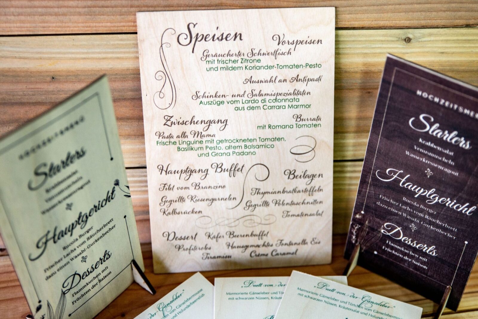 Verschiedene-Gestaltungen-für-den-Druck-auf-Holz