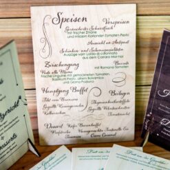 Verschiedene-Gestaltungen-für-den-Druck-auf-Holz