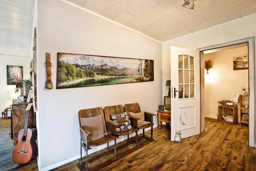 Interieur mit Druck auf altem Holz