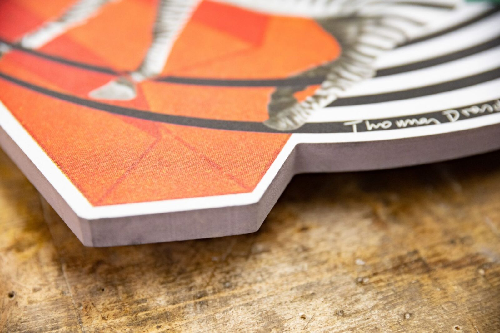 MDF mit gefräster Schattenfuge, Vorderansicht