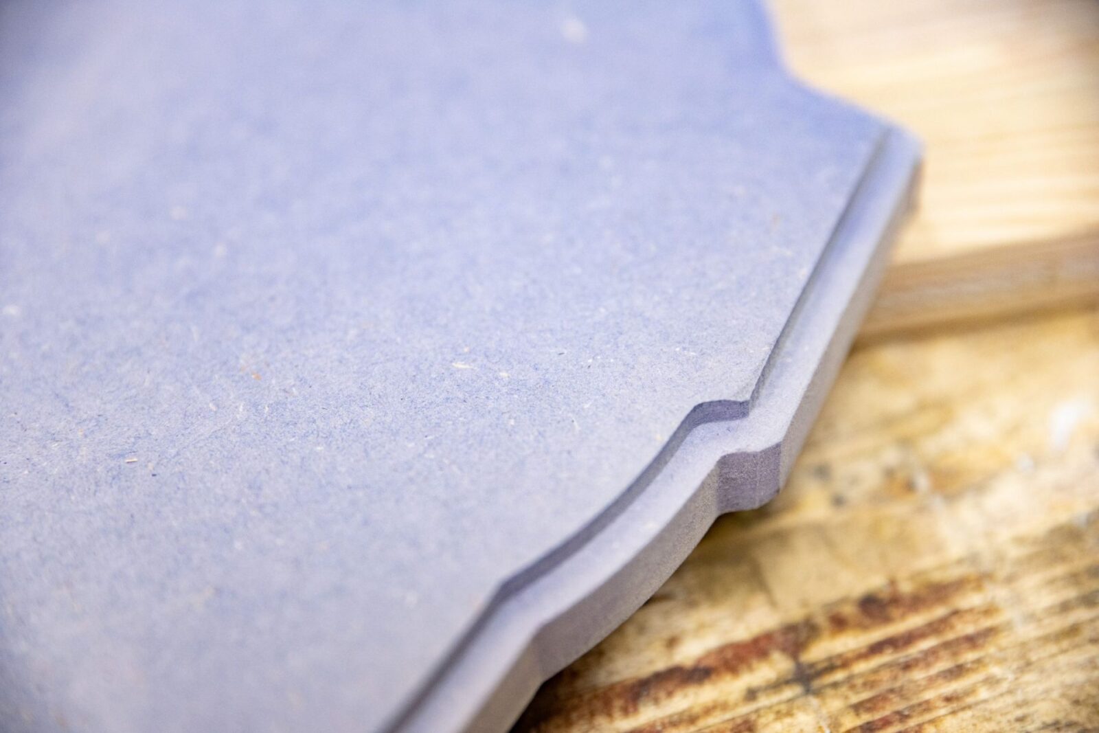 MDF mit gefräster Schattenfuge, Rückansicht