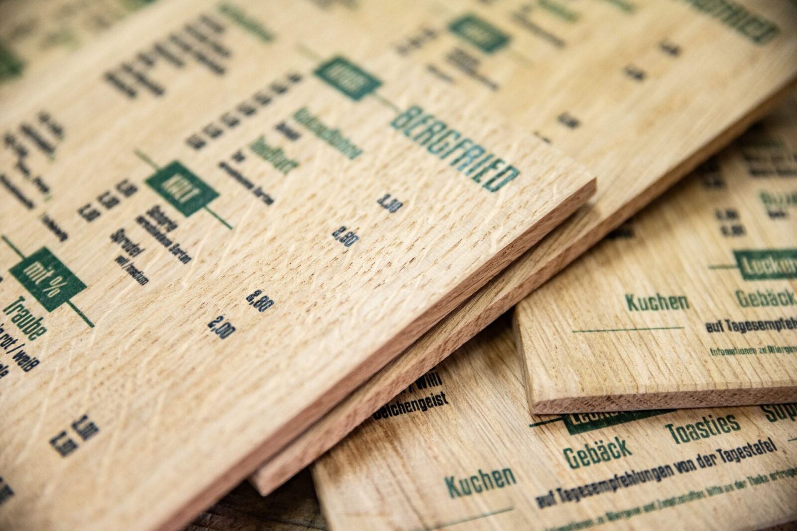 Speisekarten auf Eiche gedruckt