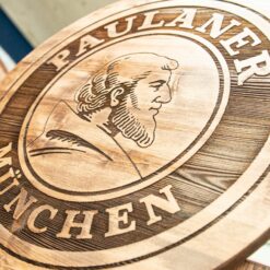 Laser gebrandete Schilder aus Altholz