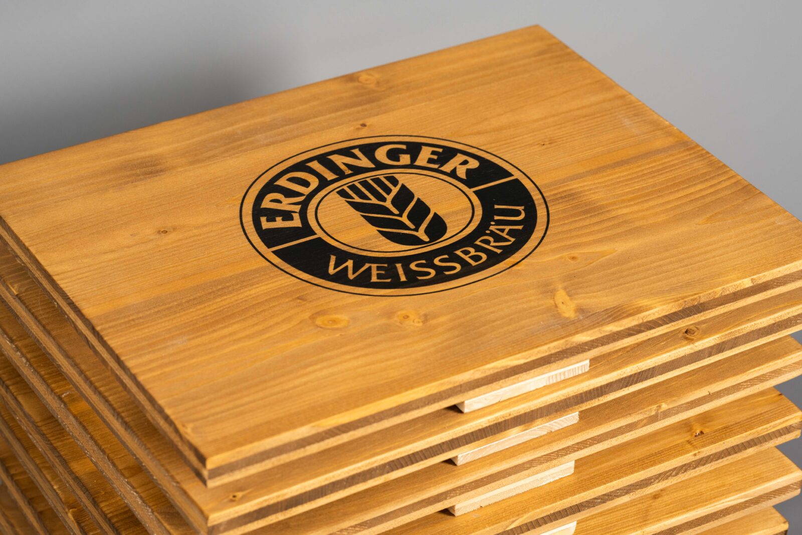 Sitzauflage aus Holz für Bierkisten