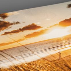 Detailaufnahme von Fotodruck auf Holzlatten mit Sichtbarer Maserung